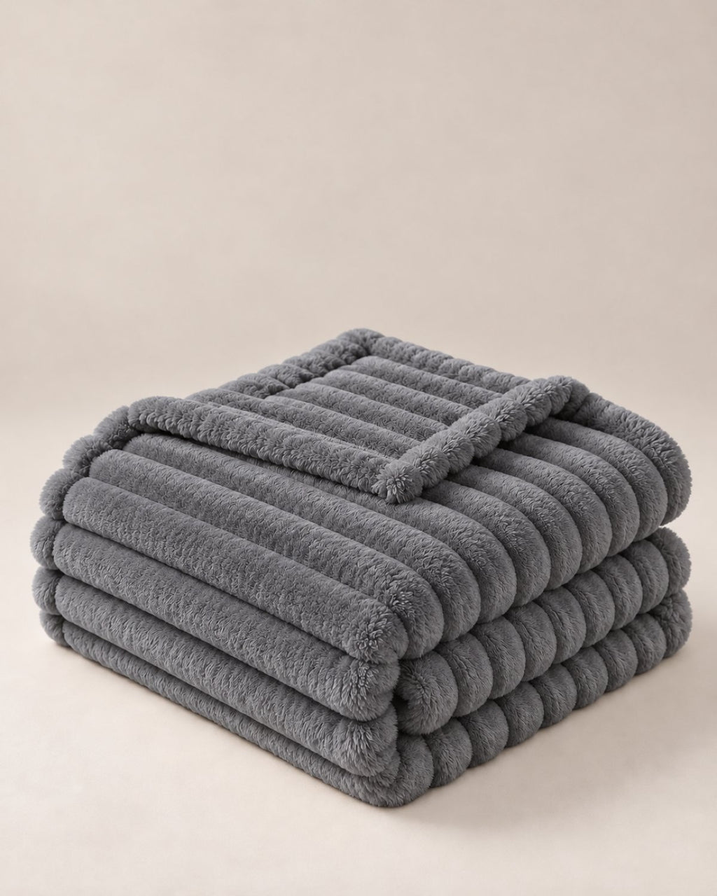 Plaid polaire côtelé Douillette, coloris gris anthracite, plié