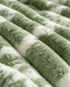 Plaid polaire côtelé Douillette, coloris tie-dye vert, gros plan sur la maille côtelée